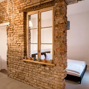 loft-in-the-middle-of-berlin.find-berlin-hotels.com/